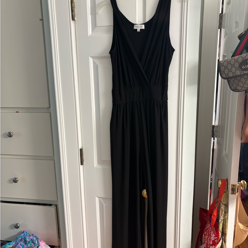 Gilli Classic Black V-Neck Jumpsuit
